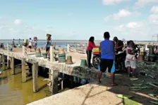 Trabalhadores esperam que as obras sejam finalmente entregues. 