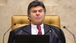 Fux foi submetido a exame no Rio de Janeiro após apresentar aumento da temperatura corporal.