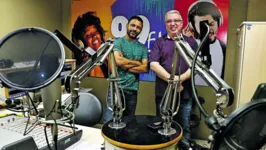 O locutor Aelson Silva diz que sucesso do rádio está na intimidade com os ouvintes. E são eles que pedem a permanência do “Clube da Amizade”, garante o diretor de programação da 99FM, Jorge Kobara.