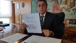 Imagem ilustrativa da notícia Bolsonaro chama de "fake news" projeto de congelar aposentadorias