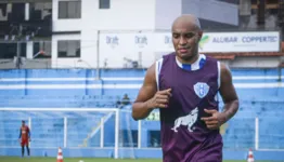 Apesar da expectativa, jogador está há seis meses sem jogar