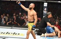 Imagem ilustrativa da notícia Deiveson Figueiredo tem mudança de adversário pelo cinturão do UFC
