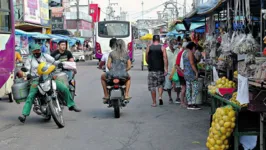 O DIÁRIO constatou na Terra Firme e Conjunto Providência problemas como falta de estrutura para feirantes e de espaço para os clientes.