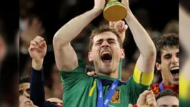 Imagem ilustrativa da notícia Goleiro Iker Casillas, campeão mundial pela Espanha, anuncia aposentadoria