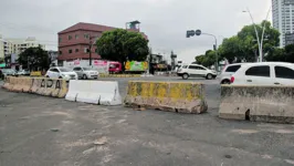 Os motoristas tiveram que ser pacientes no trânsito que estava complicado com o fluxo de veículos intenso desde as primeiras horas do dia.