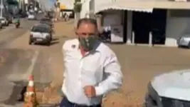 Jorge Marra ataca a vítima durante a live