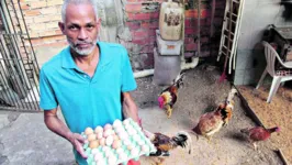 Laércio dos Santos faz sucesso com venda de ovos caipira.