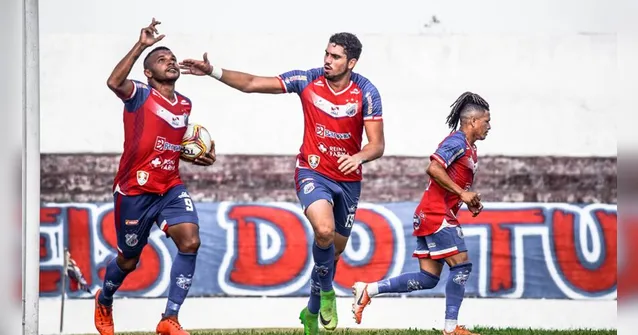Imagem ilustrativa da notícia 3 a 1: Tubarão fez o Vilhenense andar na prancha; veja os gols