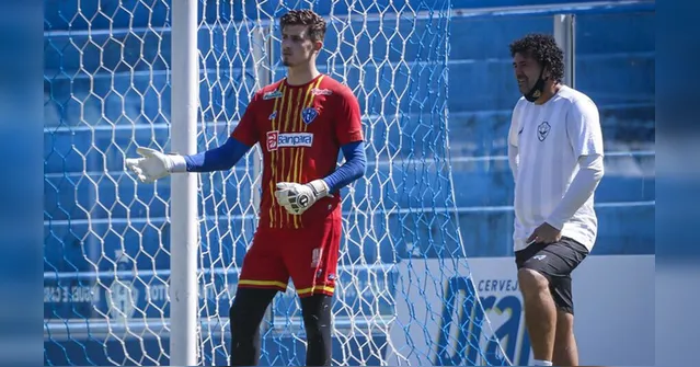 Imagem ilustrativa da notícia Novo contratado bicolor chega para ser titular. 'Estou pronto'