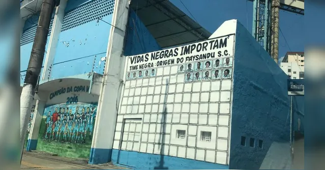 Imagem ilustrativa da notícia Paysandu homenageia atletas negros na fachada da Curuzu