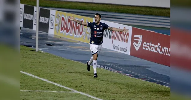 Imagem ilustrativa da notícia Remo vence Ferroviário e assume a liderança na Série C
