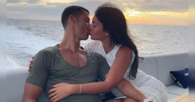 Imagem ilustrativa da notícia CR7 e noiva cantam Marília Mendonça e Léo Santana