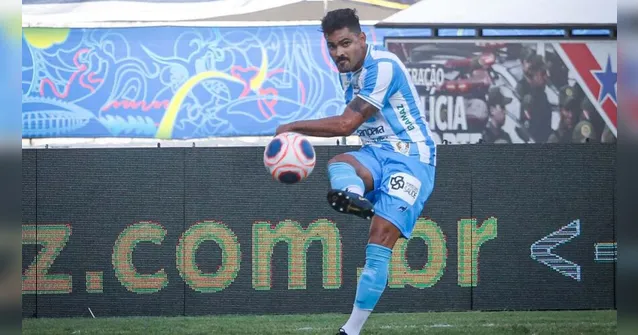 Imagem ilustrativa da notícia Lateral comemora título bicolor e acredita em evolução na Série C