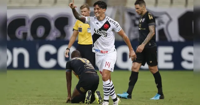 Imagem ilustrativa da notícia Vasco vence o Ceará e se torna líder do Brasileirão; veja os gols
