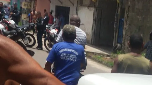 Imagem ilustrativa da notícia Assaltante invade loja e faz mulher refém na 'Rua da Morte', em Ananindeua