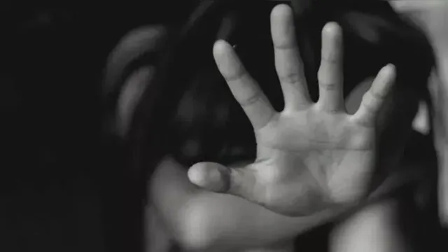 Imagem ilustrativa da notícia Menina de 12 anos estuprada pelo pai morre após dar à luz bebê