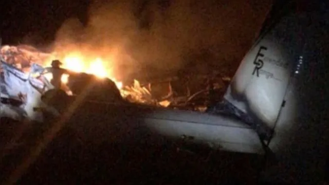 Imagem ilustrativa da notícia Avião que transportava cocaína cai em zona rural e deixa uma pessoa morta