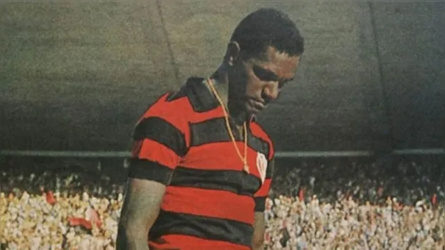 Imagem ilustrativa da notícia Vídeo: Zico lamenta morte de ídolo do Flamengo