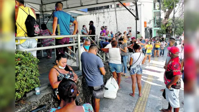Imagem ilustrativa da notícia Pagamento de novas parcelas volta a gerar aglomerações e filas em Belém