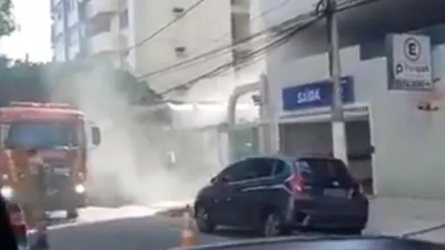 Imagem ilustrativa da notícia Incêndio consome veículo em garagem de prédio em Belém 