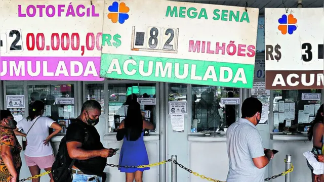 Imagem ilustrativa da notícia Mega-Sena: prêmio de R$ 82 milhões movimenta lotéricas em Belém 