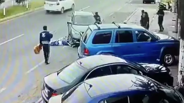 Imagem ilustrativa da notícia Imagens fortes! Músico é atropelado e esmagado por caminhão