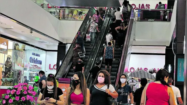 Imagem ilustrativa da notícia Dia dos Pais: shoppings têm grande movimento
