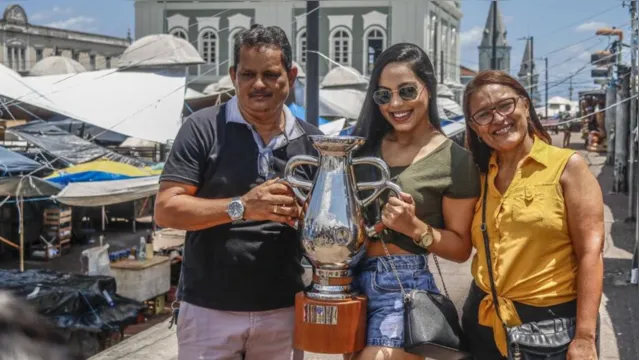 Imagem ilustrativa da notícia Taça de campeão paraense vai percorrer várias lojas 