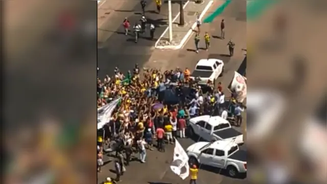 Imagem ilustrativa da notícia Vídeo
mostra a falsa multidão de apoiadores de Bolsonaro em Belém