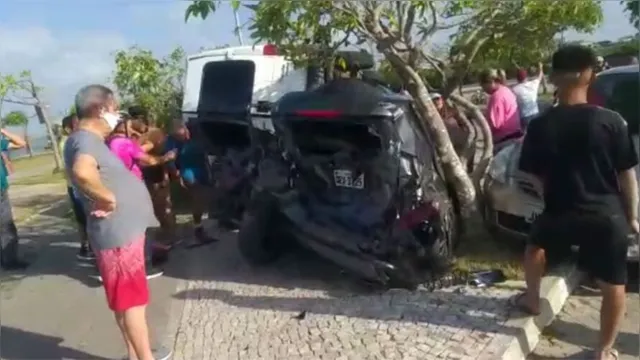 Imagem ilustrativa da notícia Van atinge carros e mulher fica presa nas ferragens no Portal da Amazônia
