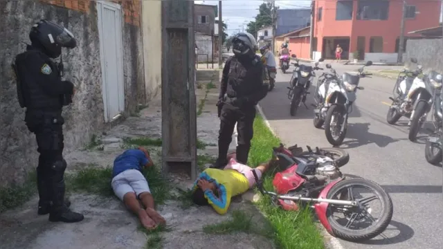 Imagem ilustrativa da notícia Falso mototaxista e comparsa são detidos por roubo em Belém