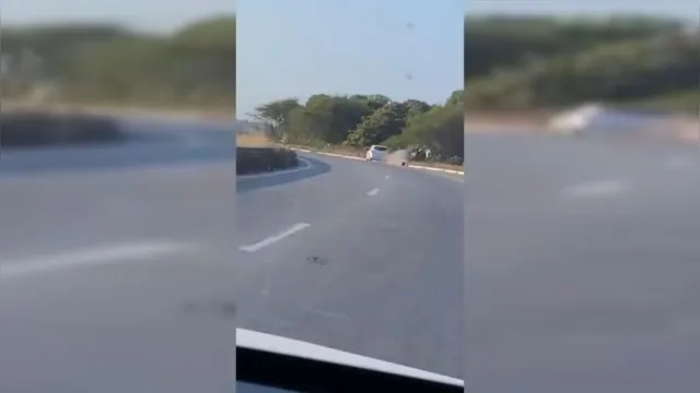 Imagem ilustrativa da notícia Motorista bêbado atropela e mata idoso em BR; veja o vídeo do acidente