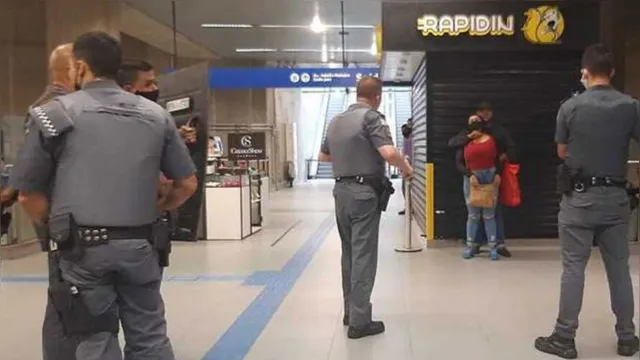 Imagem ilustrativa da notícia Tensão e perigo: homem armado faz mulher de refém em metrô de São Paulo