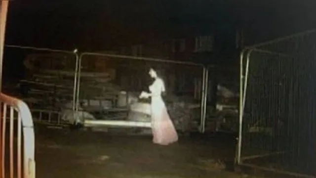 Imagem ilustrativa da notícia Câmera flagra 'noiva fantasma' em canteiro de obras; veja!