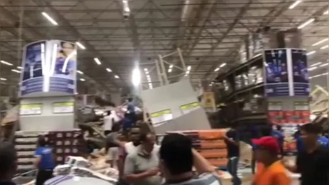 Imagem ilustrativa da notícia Vídeo: acidente deixa pessoas soterradas em supermercado Mateus