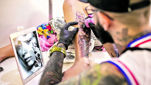 Imagem ilustrativa da notícia Dia de tattoo: evento de flash tattoo reúne artistas hoje e amanhã
