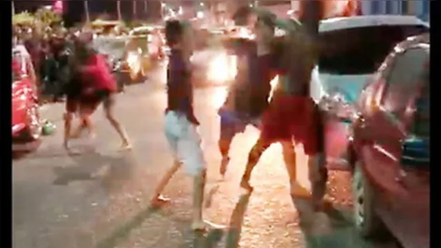 Imagem ilustrativa da notícia Grupo espanca rapaz caído no chão em orla paraense; veja o vídeo!