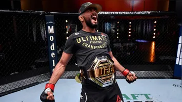 Deiveson Figueiredo vibra ao bater mais um adversário 