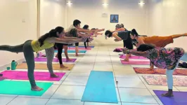 Yoga é uma filosofia de vida, com técnicas práticas que conduzem à expansão da consciência