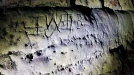 As marcas foram desenhadas na superfície da caverna como uma forma de afastar os maus espíritos