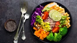 Hábitos nutricionais balanceados estão totalmente relacionados à qualidade de vida de uma pessoa. 