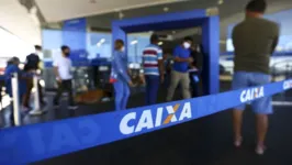 Espécie de 14º salário pago a trabalhadores formais que recebem até dois salários mínimos, o abono salarial varia de R$ 88 a R$ 1.045 conforme o número de meses trabalhados com carteira assinada no ano anterior.