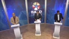 O candidatos apresentaram propostas, responderam perguntas e fizeram outras com o tema livre