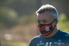 Domènec Torrent durante treinamento do Flamengo no Ninho do Urubu