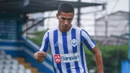 O atacante Vinícius Leite tem nas mãos uma proposta generosa de time da Série B
