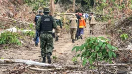 A operação é realizada por equipes da Secretaria de Estado de Meio Ambiente e Sustentabilidade (Semas), Policiais Militares do Batalhão Ambiental (BPA), Policiais Civis, Bombeiros e Peritos do Centro de Perícias Científicas Renato Chaves. 