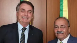 O presidente Jair Bolsonaro desassocia seu governo com o caso, embora senador seja seu vice-líder