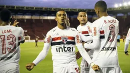 Imagem ilustrativa da notícia Em
jogo de muitos gols, São Paulo perde para o Lanús na Argentina