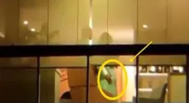 Pastor alegou que mulher é apenas sua namorada.