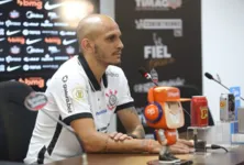 Imagem ilustrativa da notícia Vídeo: campeão mundial promete empenho na volta ao Corinthians